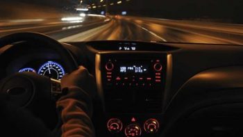 Những kinh nghiệm lái xe buổi tối giúp bạn lái xe an toàn