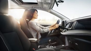 Tổng hợp 5+ kinh nghiệm lái xe cho phụ nữ giúp đảm bảo an toàn nhất